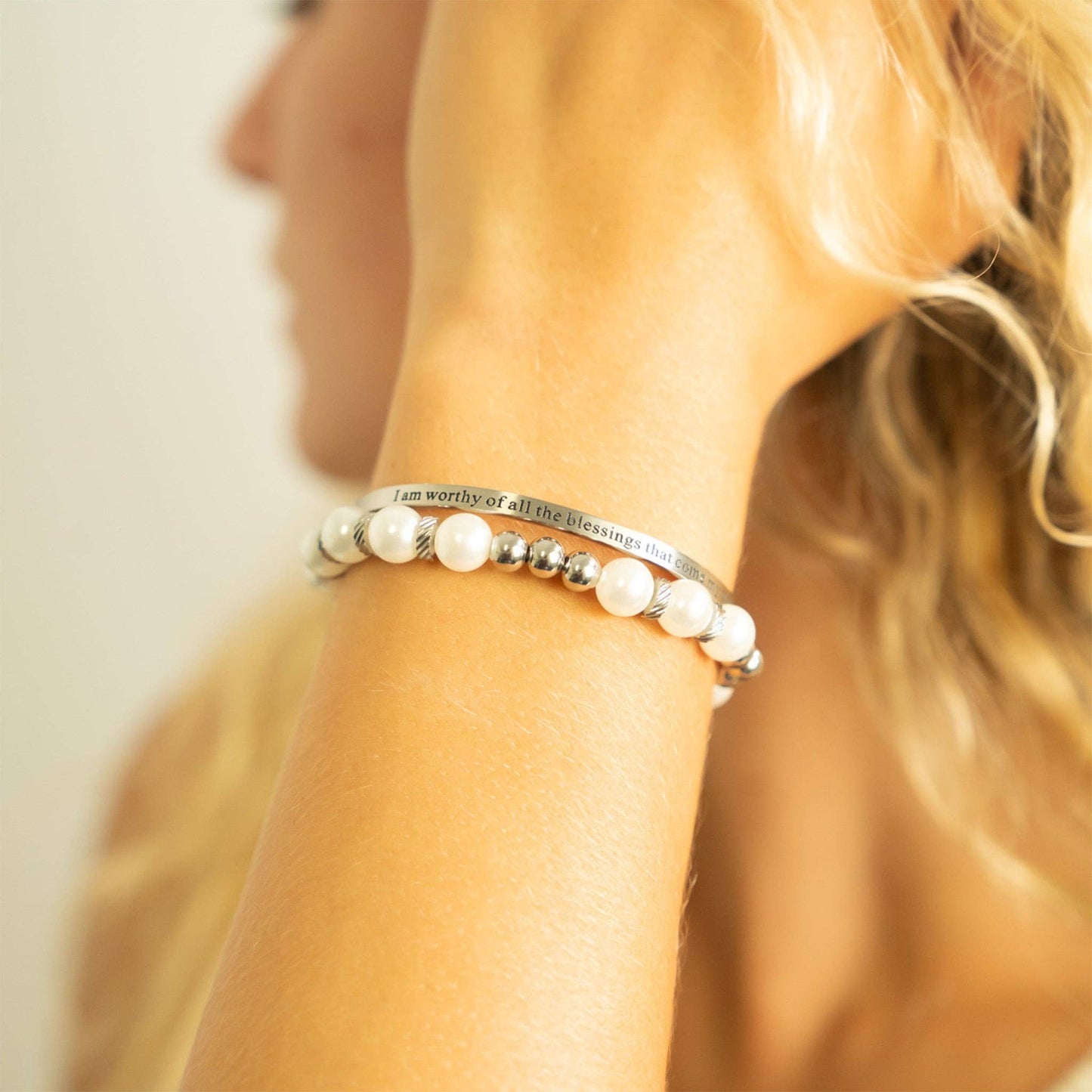 18K Gold PVD 8mm Kiska Glass Pearl Stretch Bracelet