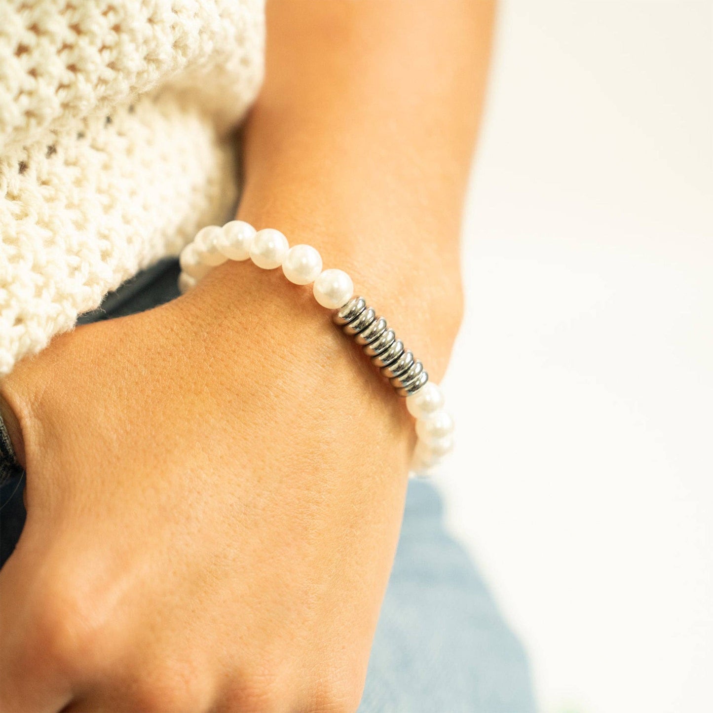 18K Gold PVD 8mm Kiska Glass Pearl Stretch Bracelet